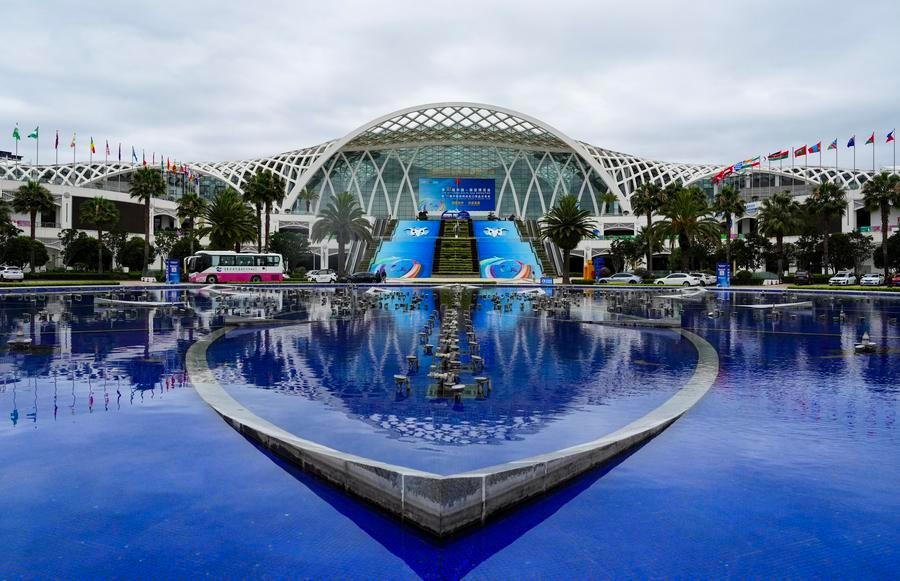Exposição China-Sul da Ásia reúne participantes de 68 países em Kunming