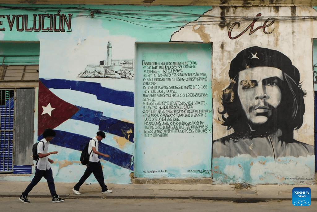 China reforça apoio a Cuba contra bloqueio dos Estados Unidos