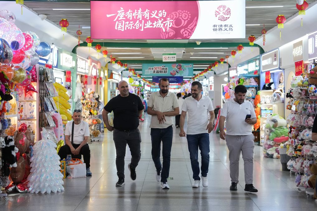 “Supermercado do mundo” em Yiwu inova e abastece a Copa do Mundo com agilidade