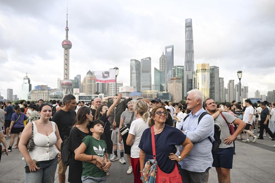 Xangai lança 100 terminais de apoio ao turista com inteligência artificial