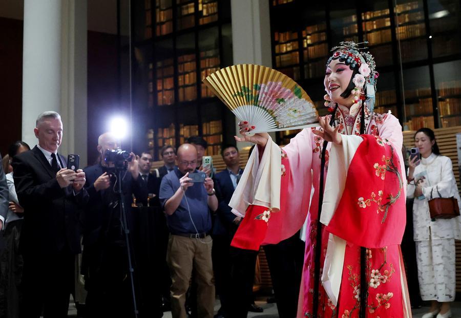 Kunqu, a ópera milenar da China, encanta diplomatas na sede da ONU