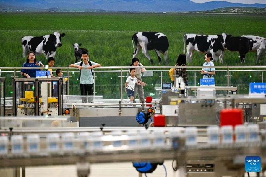 Hohhot é proclamada “Capital Mundial do Leite” pela federação internacional de ciência de alimentos